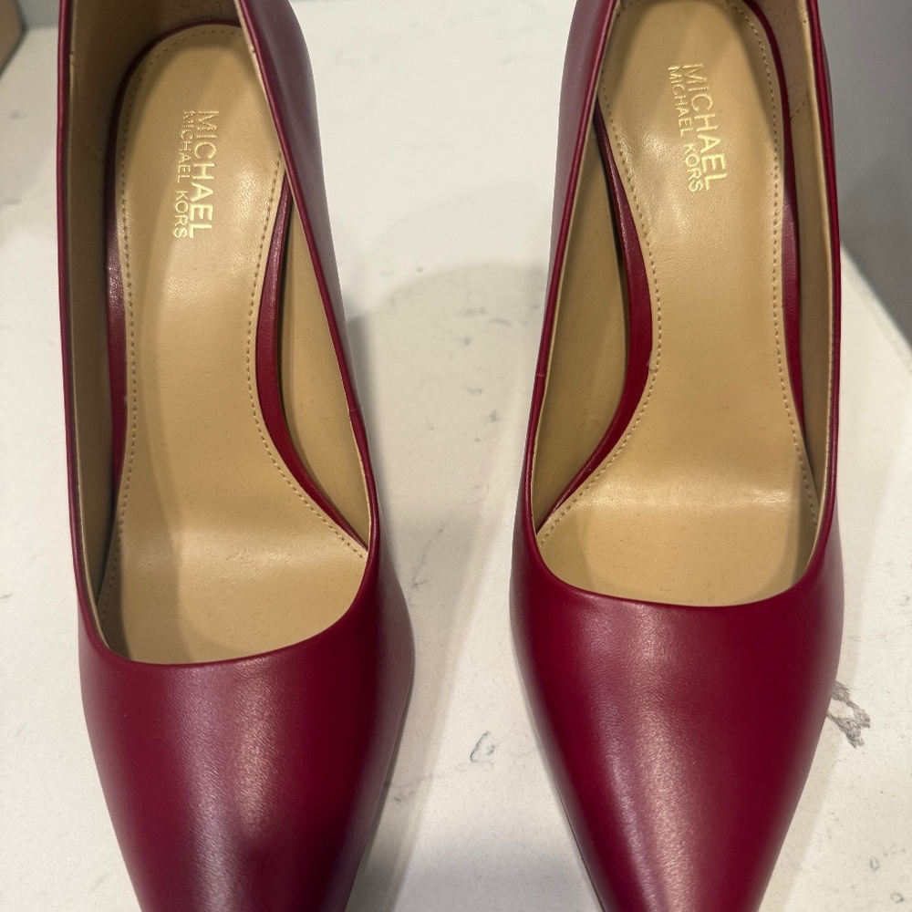 Micheal kors Amara Leather Pumps Deep Red